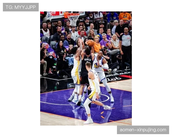 杰伦格林关键三分引领13-0攻击波 太阳外线火力打停勇士